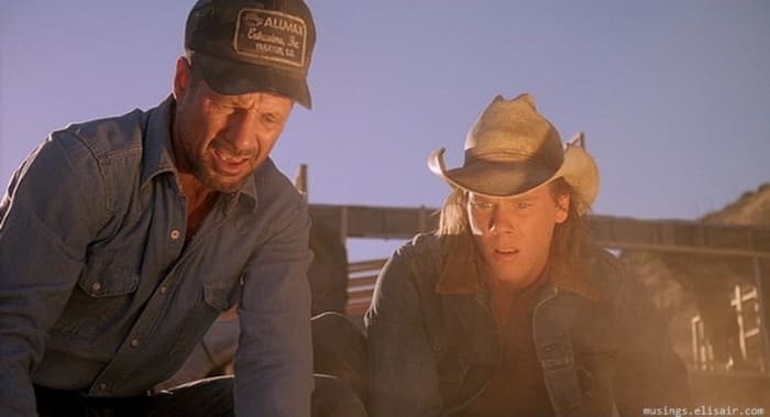Ward (left) and Bacon (right) provide the film with likeable lead characters who aren't afraid to inject the film with some light-hearted comic relief.