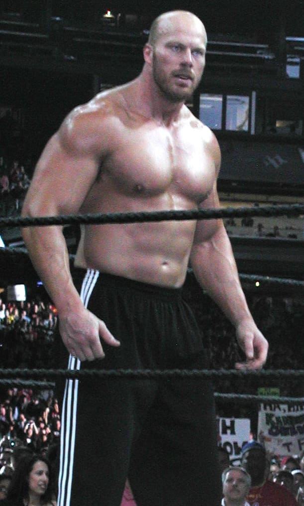 Aussie man-mountain and former professional wrestler Nathan Jones pops up as one of the goons after Jackie.