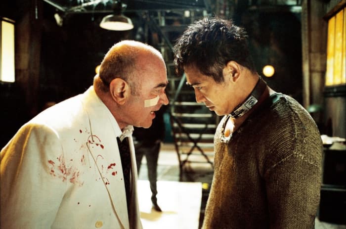 Hoskins is a ruthless, snarling villain while Li find himself using his acting talents as well as his considerable martial arts skills.