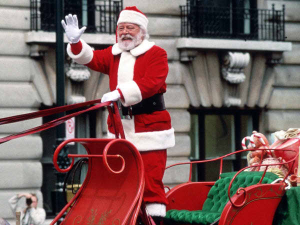 Attenborough's Kris Kringle is a fine imitation of Gwenn's heart-warming performance but doesn't bring anything new to the table.