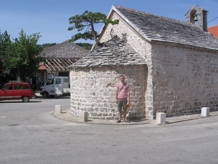 At Nerezise, on the way to Skrip, you will find a stunted 200-year-old pine which survives in this roof, despite having no nutrients whatsoever