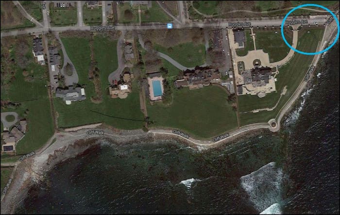 Notice how the Walk drops off in the middle of the photo. You can still navigate this area, but be careful.