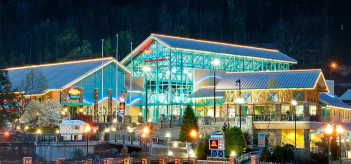 6 Fun Things to Do in Pigeon Forge and Gatlinburg - WanderWisdom