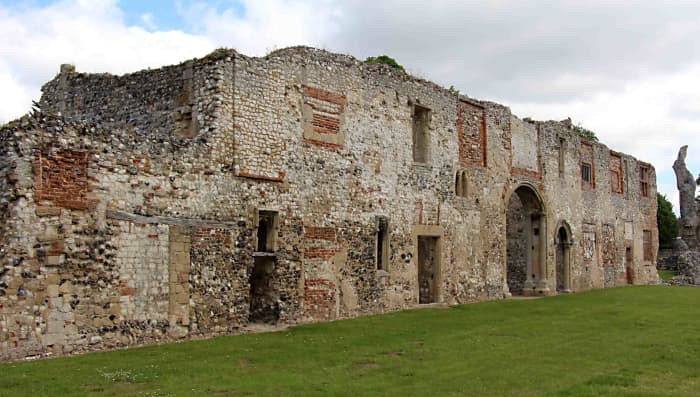 Thetford Priory Lodge dates back 900 years, though with many renovations over the centuries. The arched doorways are among the oldest, 12th century features. King Henry VII was a notable guest of the resident Prior here c1498-9