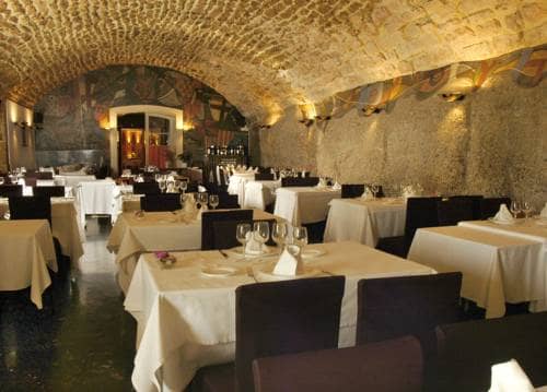 The dining room in the Hotel Abat Cisneros. Non-residents may dine here too, but advance booking is advisable.