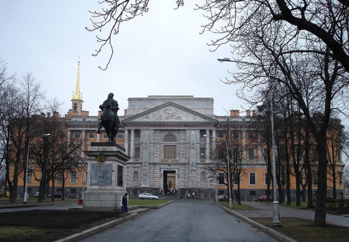 The Mikhailovsky Palace with the Monument to Peter I in the foreground.
