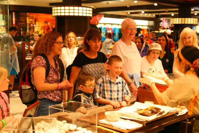 Taking part in the pearl ceremony is a fun way to interact one-on-one with a Japanese cast member and take home a unique souvenir.
