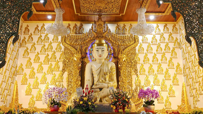While not as ornate as the Buddha Tooth Relic Temple, the main altar of Maha Sasana Ramsi is still a spectacle to behold.