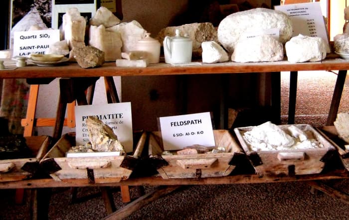 Your visit will include information on the history, geology and technology of the production and processing of kaolin and porcelain.
