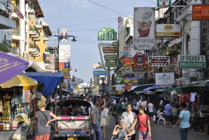 Khaosan Road in Bangkok is one of the best places to get crazy cheap, crazy good street food as a backpacker!