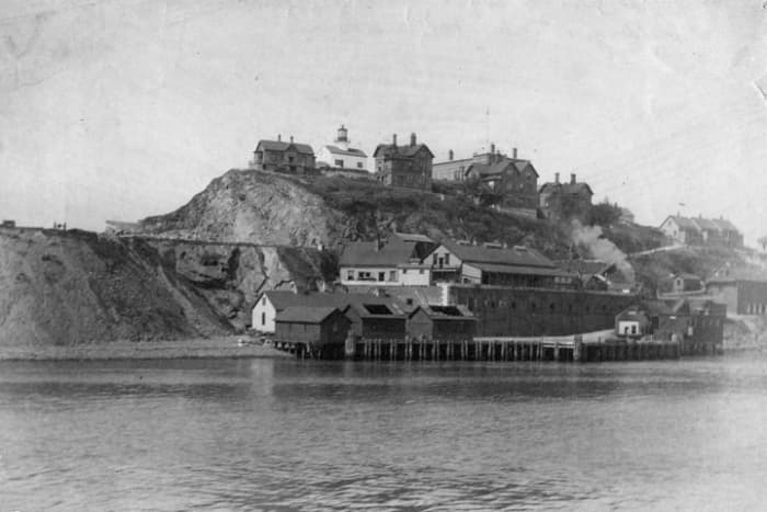 a photo taken on 1895