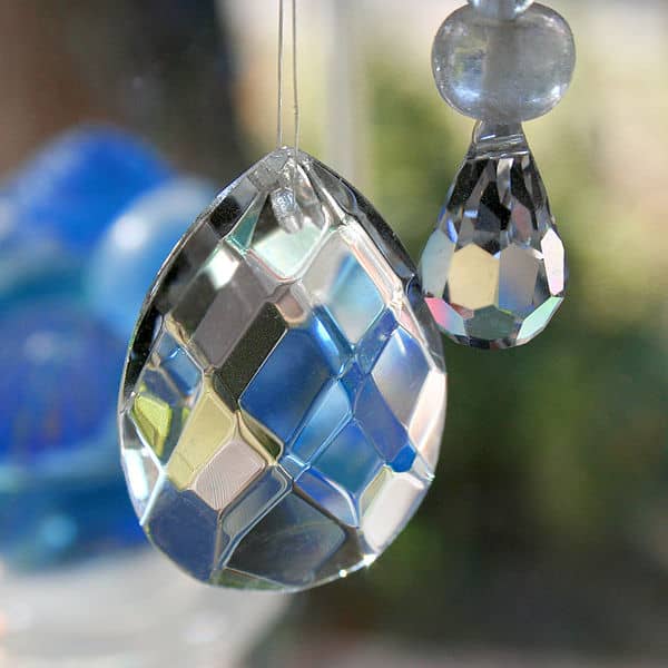 Crystals can be used to help attract reliable and hard working employees to your work place or business,