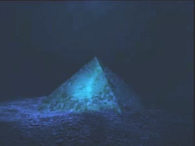 A man stumbled across this pyramid by himself. He is the only man to ever have seen it, but it must be Atlantis, right?