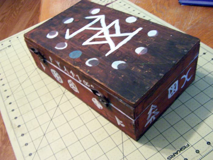 I was given this cigar box ages ago and painted it. I used to use this box to hold my altar supplies like incense and crystals a couple of decades ago, before my collection outgrew it.