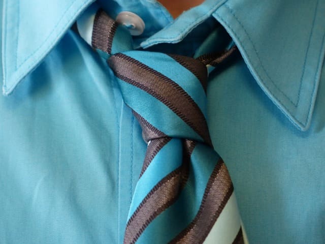 To speak eloquently, wear turquoise over your throat- either a choker necklace, or men can slip a small stone inside the knot of their tie.