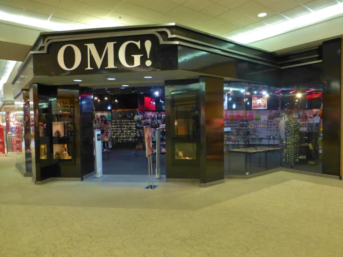 A store called OMG! in the Sandusky Mall. This is where Suncoast used to be located. This is where the security guard supposedly saw the Lady and Red disappear.