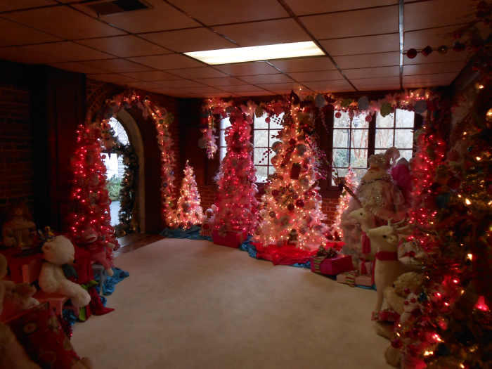 Christmas Tour of the Tate House in Tate, WanderWisdom