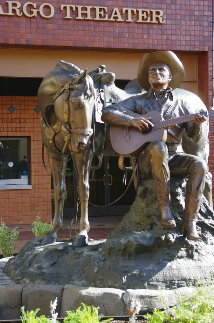 "Back in the Saddle Again," statue by David Spellerberg depicting Gene Autry with his horse Champion