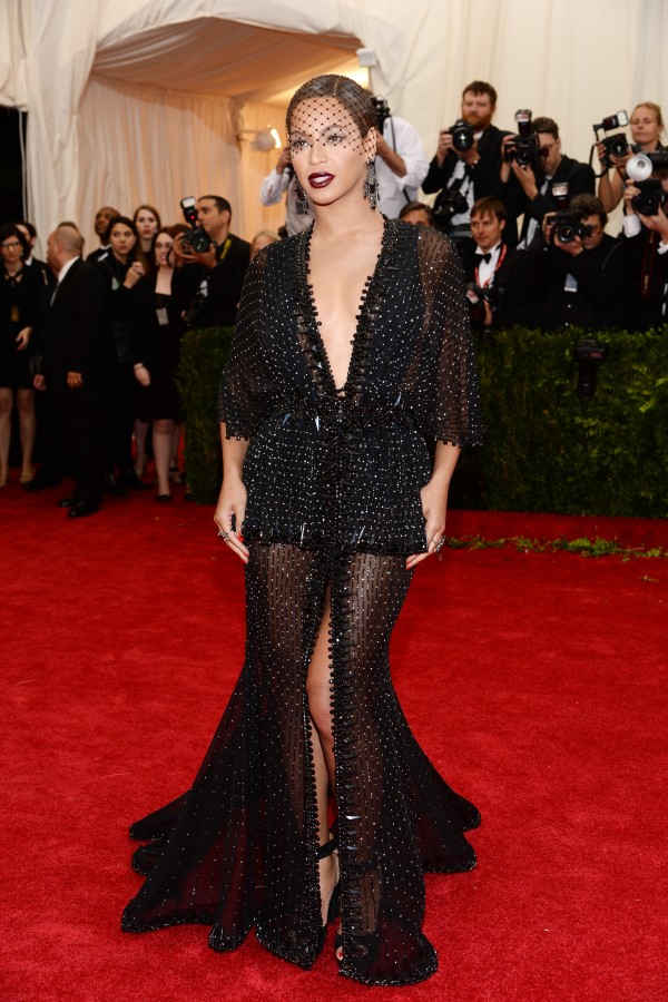 Beyoncé's Top 10 Red Carpet Looks ReelRundown