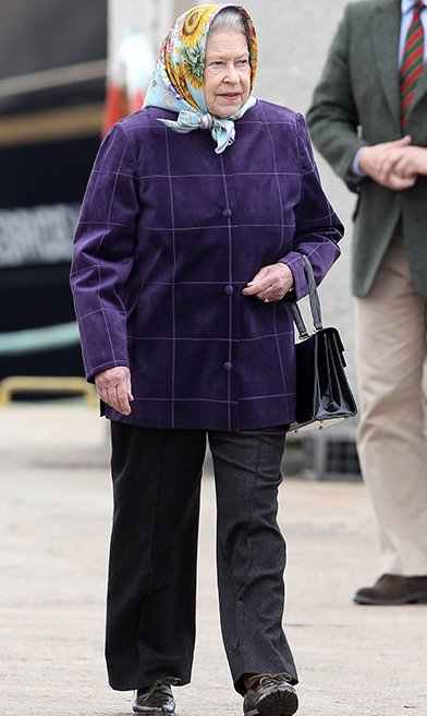 queen-elizabeth-fun-facts-about-her-wardrobe
