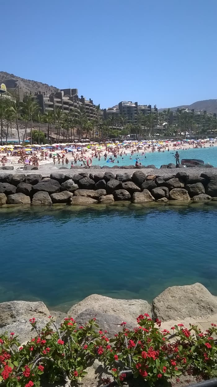 Safe bathing and prestigious harbours all along a vast extent of the Gran Canarian coastline.