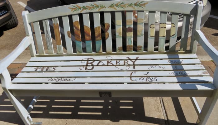 Sponsor: Old Main Street Bakery. Title: Jak Se Mas? (How Are You?). Artist: Karen Sabrsula