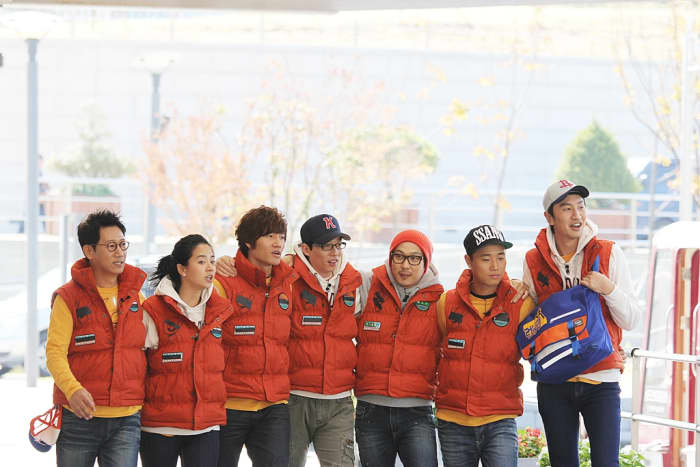 The current cast of Running Man: Yoo Jae Suk, Song Ji Hyo, Kim Jong Kook, Ji Suk Jin, Haha, Gary, and Lee Kwang Soo