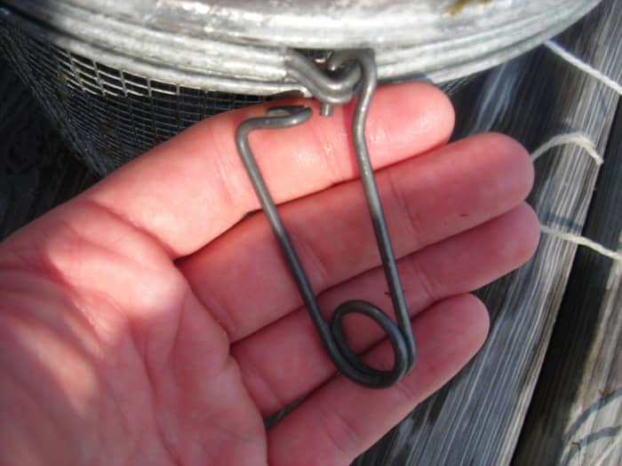 How to Open and Close a Minnow Trap for Catching Minnows