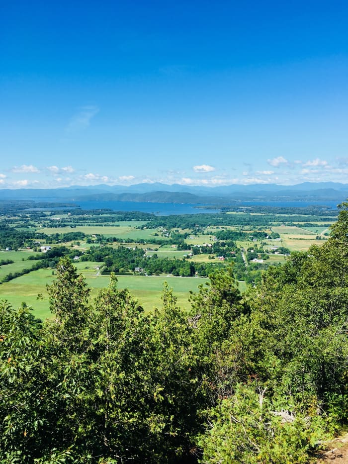 Popular Hiking Spots Near Burlington, Vermont - SkyAboveUs