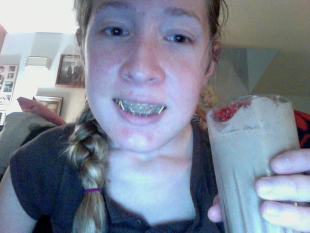 Drinking a smoothie containing melon, yogurt and apple juice. Not the most delicious taste, but I got sick of Ensure and all the protein drinks, and this is healthy, too. Oh, do you like the elastics? Yeah, they were very attractive.