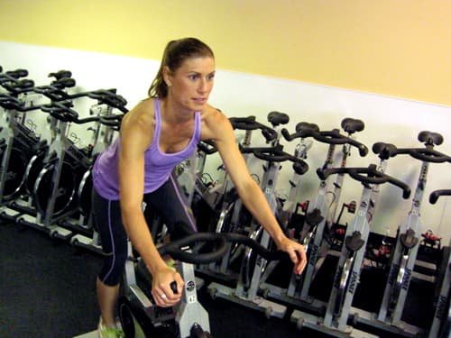The spinning bike is a type of exercise bike for great fitness enthusiasts.