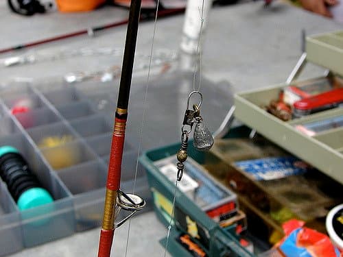 A barrel snap swivel. This one appears to have seen better days, I would considering replacing it at this point. As rust, sand, salt, lure scent, and bait gunk start to build up in a swivel, they stop spinning as freely.