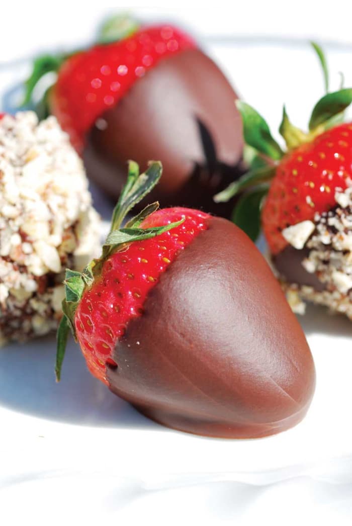 courtesy of http://www.motherearthnews.com/uploadedImages/articles/issues/2009-06-01/MEN-JJ09-eis-chocolate-strawberries.jpg