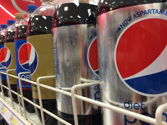 People who enjoy 1 or 2 cans or more of sugary drinks daily have a 26% chance of developing Type 2 diabetes. Diet sodas and fruit drinks are not recommended as healthier alternatives.