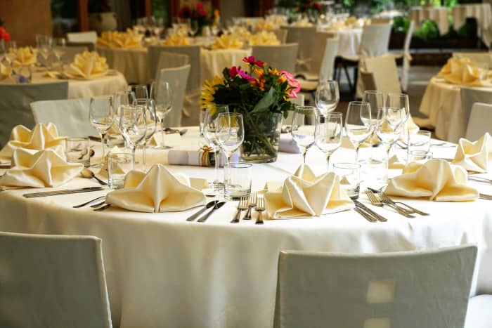 During the 7-month period of the keto diet, I attended 5 birthday parties, a wedding, a retirement party, a workplace, potluck, and a few outings with friends. In addition, several holiday celebrations were also held during this period.