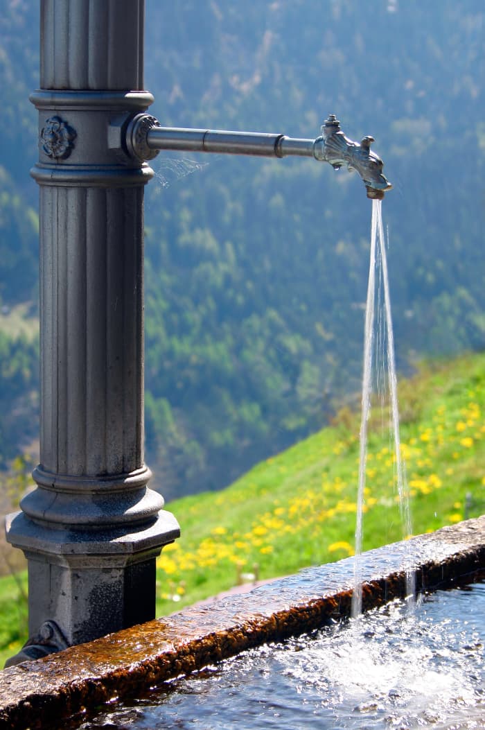 Here Switzerland provides the highest quality treated water in the world for free to everyone who lives there.