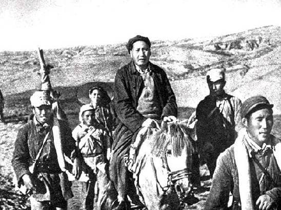 Photograph of Mao Zedong in the Northern Shaanxi during the second civil war (ca.1947). Photographer unknown courtesy of Wikimedia Commons. Work is in the public domain.
