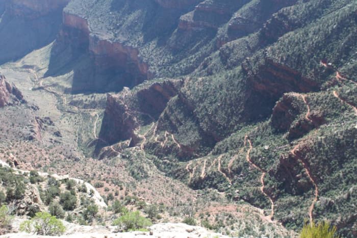 Bright Angel Trail, 1.5 Mile Rest House (upper right boarder) to 3 Mile Rest House (point, left center) (View from Trail Overlook)
