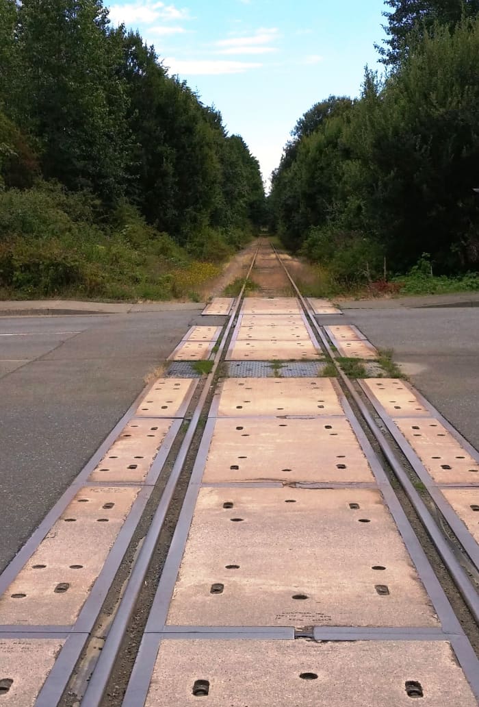 Here is the crossing at 26th Street where we left the railroad and headed down the hill to the Driftwood Mall.