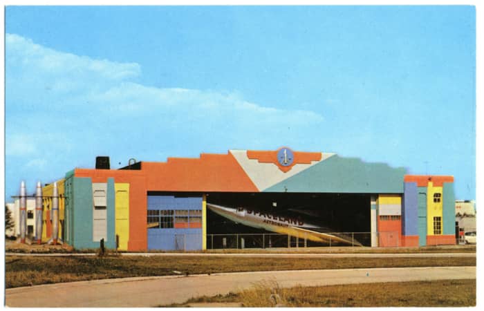 The back of the hanger, as seen from the northbound Meadowbrook Pkwy off-ramp at Old Country Road. This would normally have been closed as the entrance was on the other side. Seen here on an official postcard.