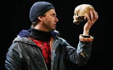 Tchakowsky's actual skull playing his part in Hamlet. Looks like he's doing a good job for a dead man!