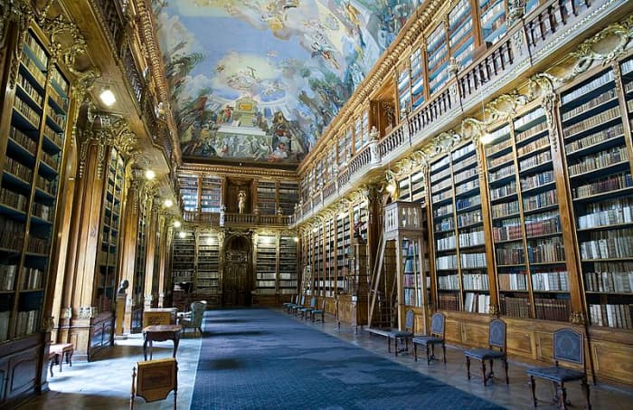 Libraries are great places to study if you're in need of a bit of inspiration. Being surrounded by all those books is a fantastic feeling!