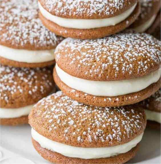 Gingerbread whoopie pies