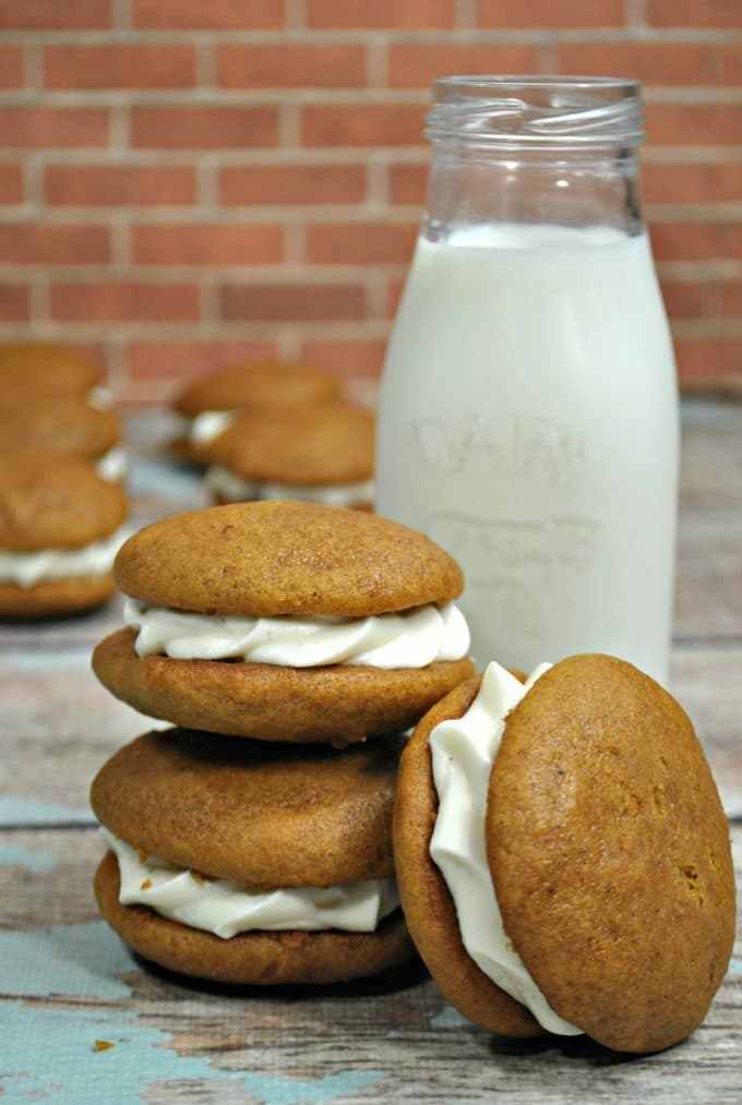 Pumpkin whoopie pies