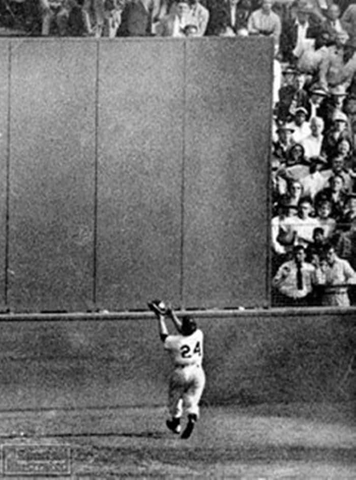 September 29, 1954: Willie Mays makes the greatest World Series catch of all-time off Cleveland's Vic Wertz.