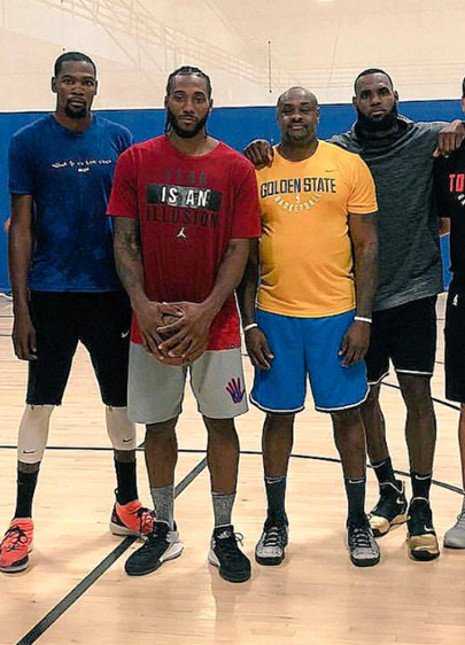 Kawhi Leonard (in red) is a small forward who is currently playing for the Los Angeles Clippers.