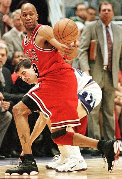 Ron Harper transformer himself from an offensive force to a defensive stalwart with the Chicago Bulls.
