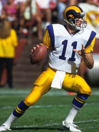 Top 16 Best Quarterbacks for the Los Angeles Rams - HowTheyPlay