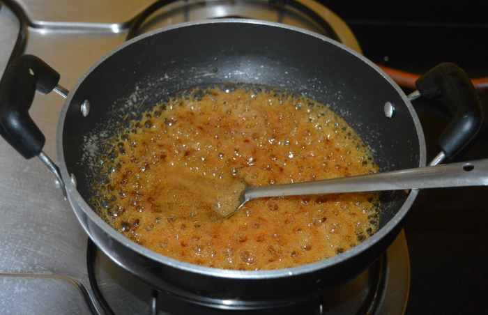 how-to-make-sev-chikki-sweet-and-crunchy-noodle-bars