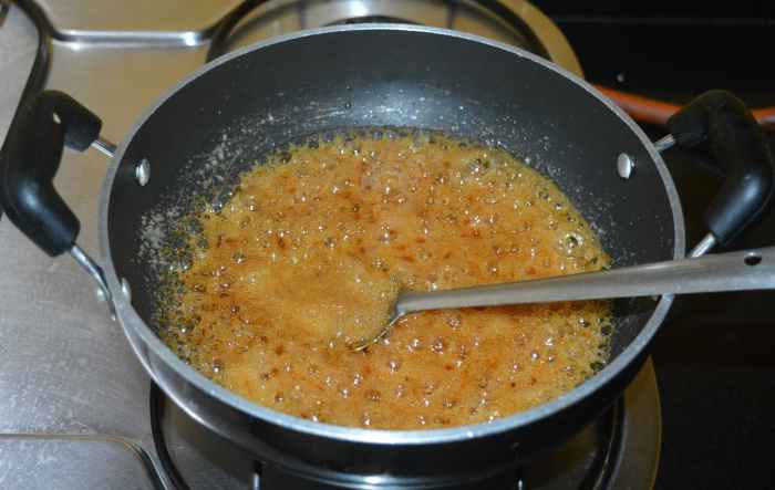 how-to-make-sev-chikki-sweet-and-crunchy-noodle-bars